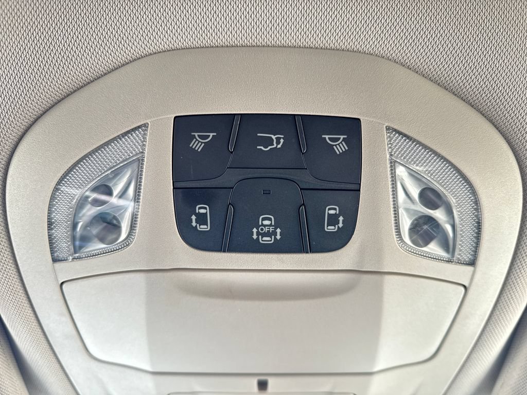 Used 2024 White Chrysler Touring L image 27