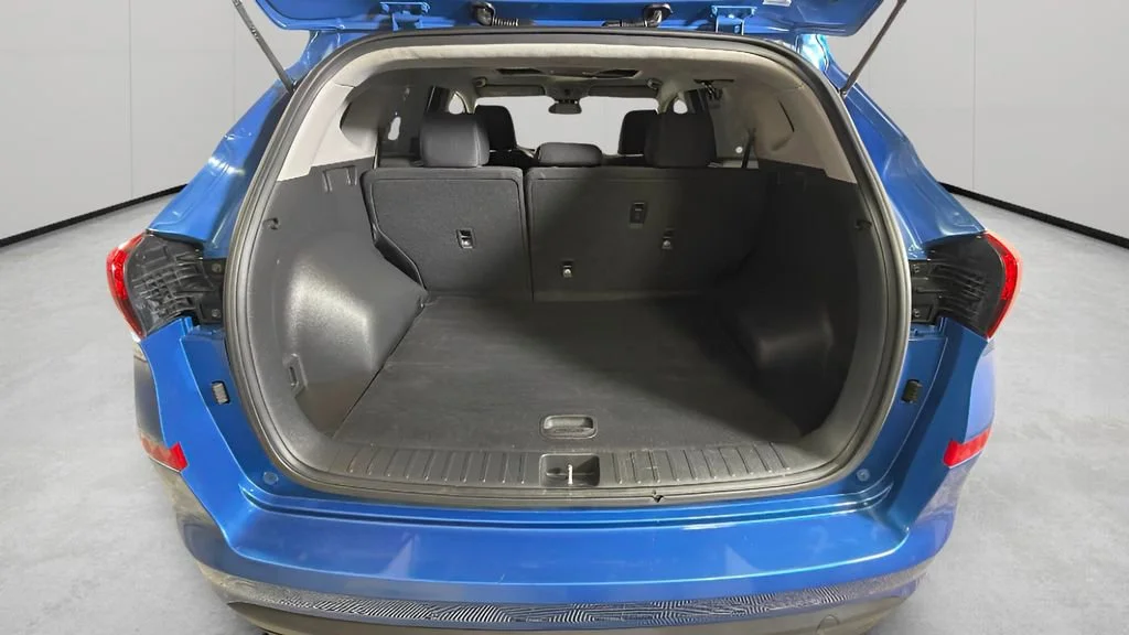 Used 2019 Blue Hyundai SE image 29