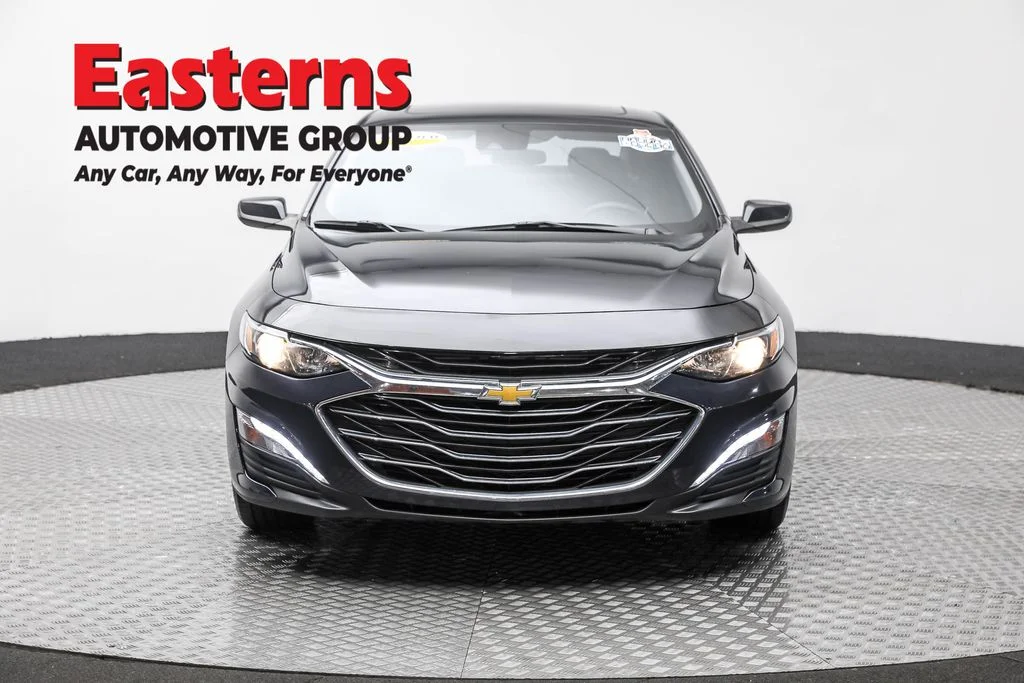 Used 2023 Gray Chevrolet LT image 2