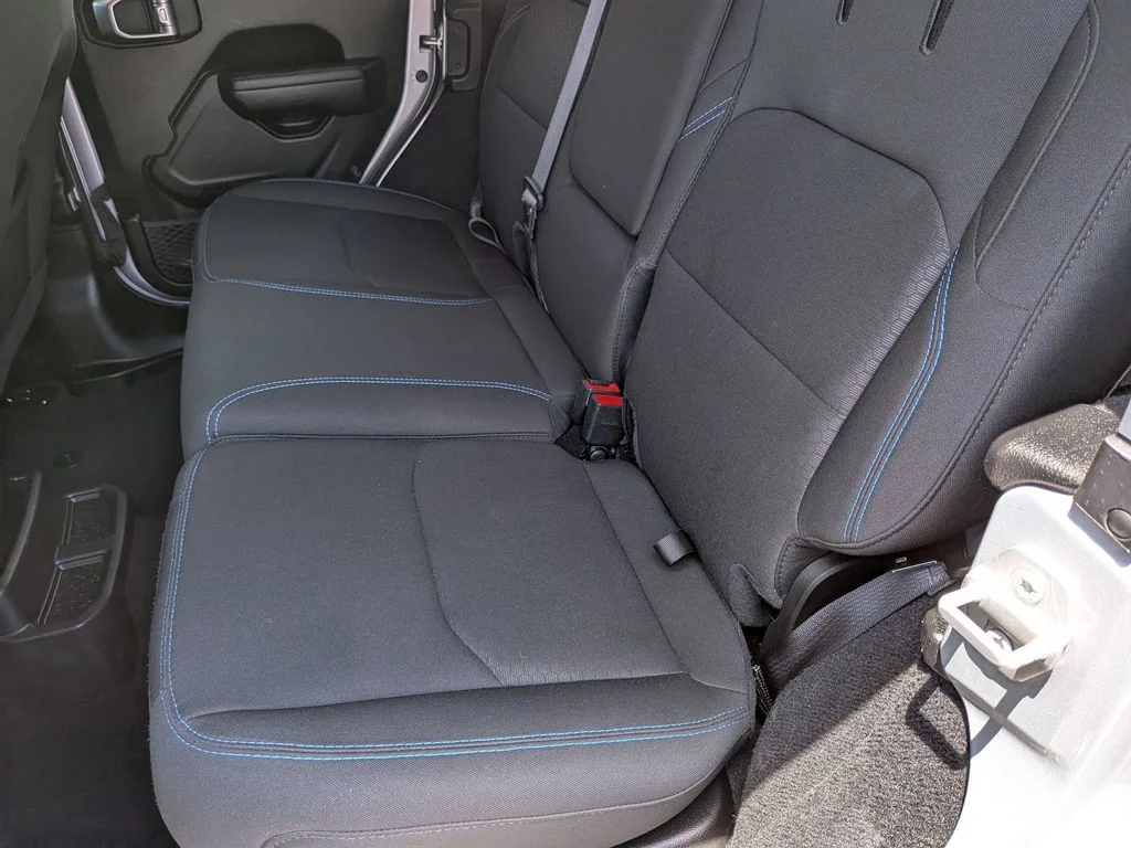 Used 2023 Silver Jeep Rubicon 4xe image 21