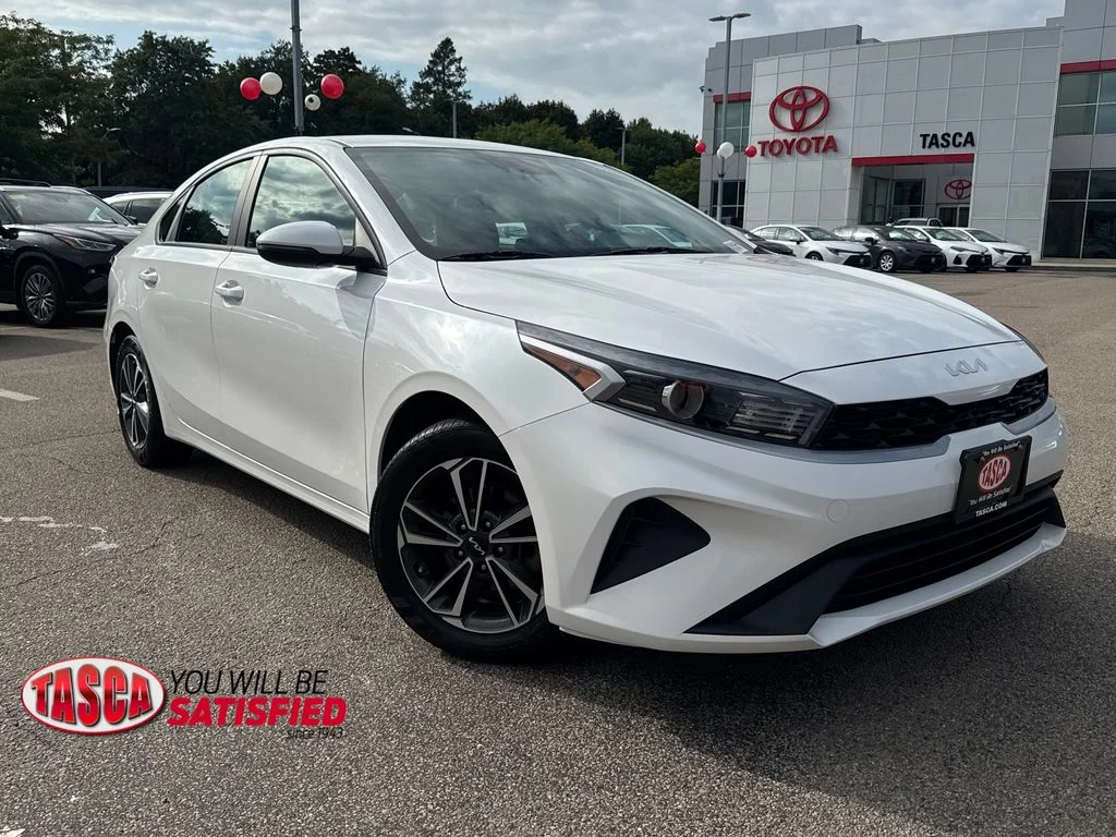 Used 2024 White Kia LXS image 1