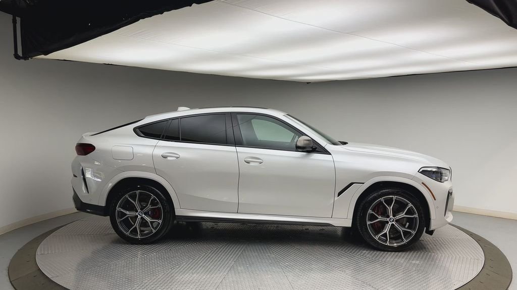 Used 2021 White Metallic BMW M50i image 9
