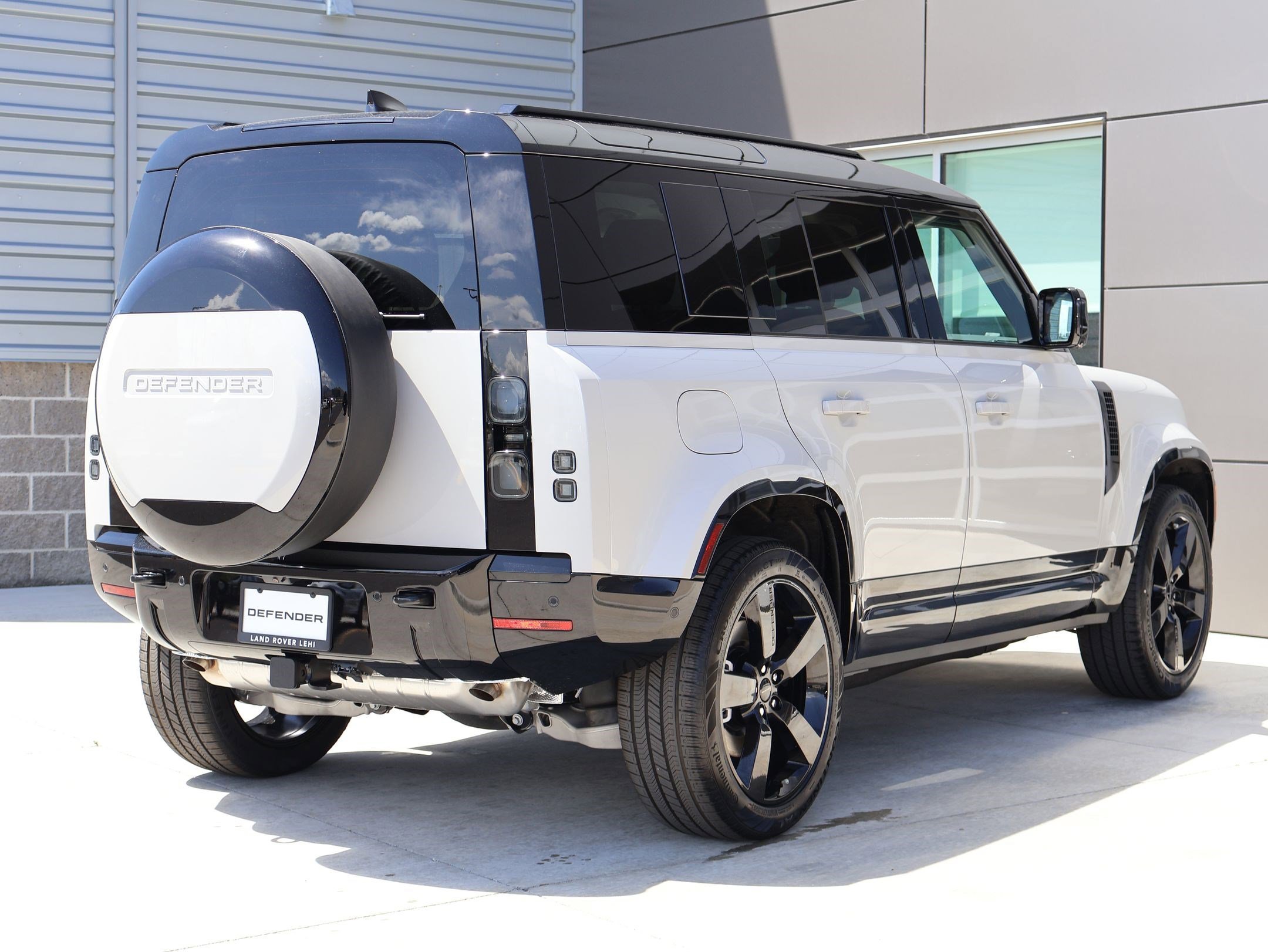 New 2026 Borasco Grey LAND ROVER P400 X-Dynamic SE image 5