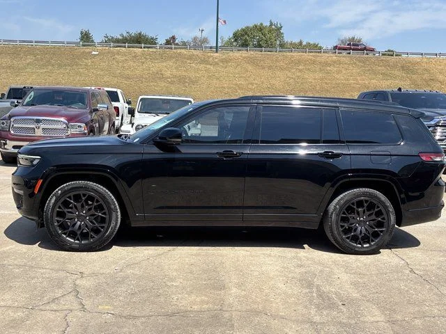 Used 2023 Black Jeep Summit image 9