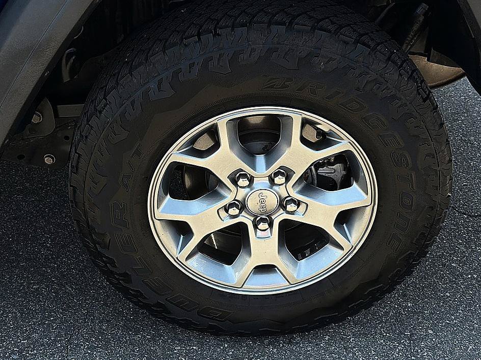 Used 2020 Ocean Blue Metallic Clearcoat Jeep Freedom image 6