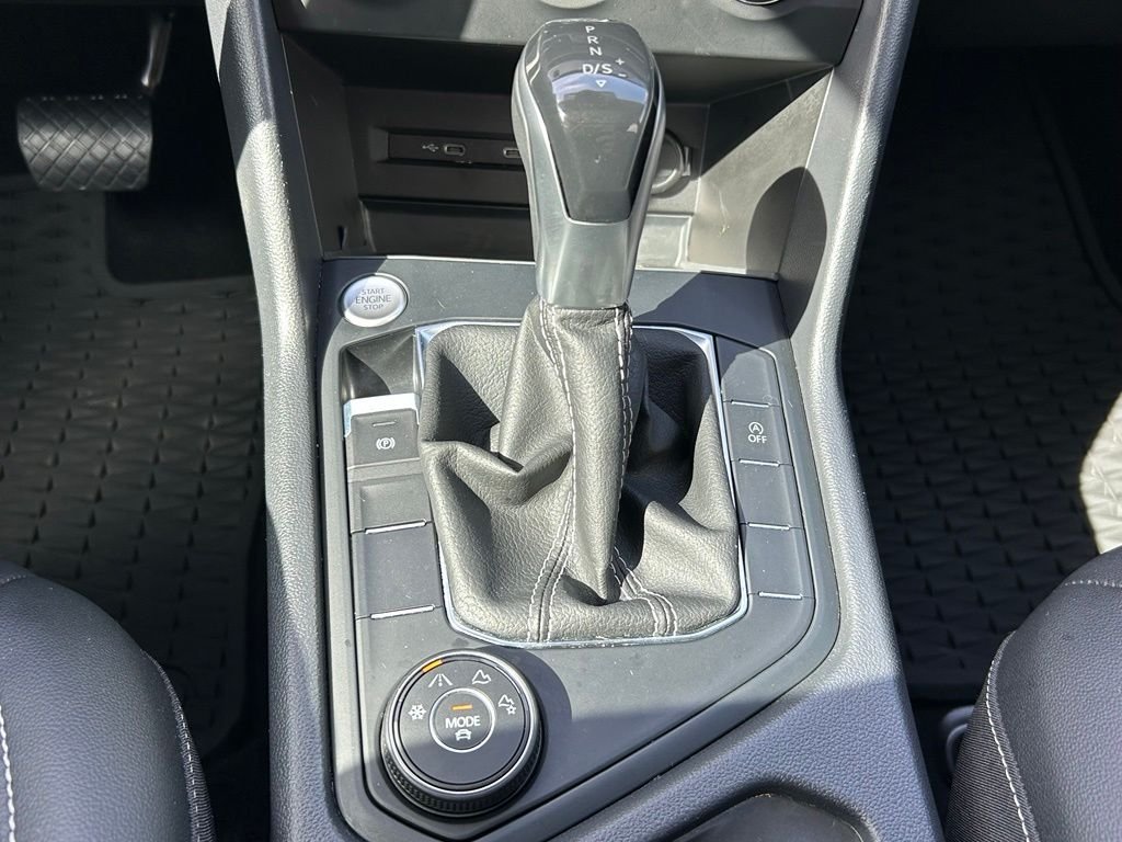 Certified Used 2022 Gray Volkswagen 1.5T SE image 34