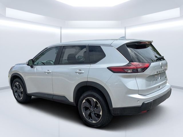 Used 2024 Silver Nissan SV image 5