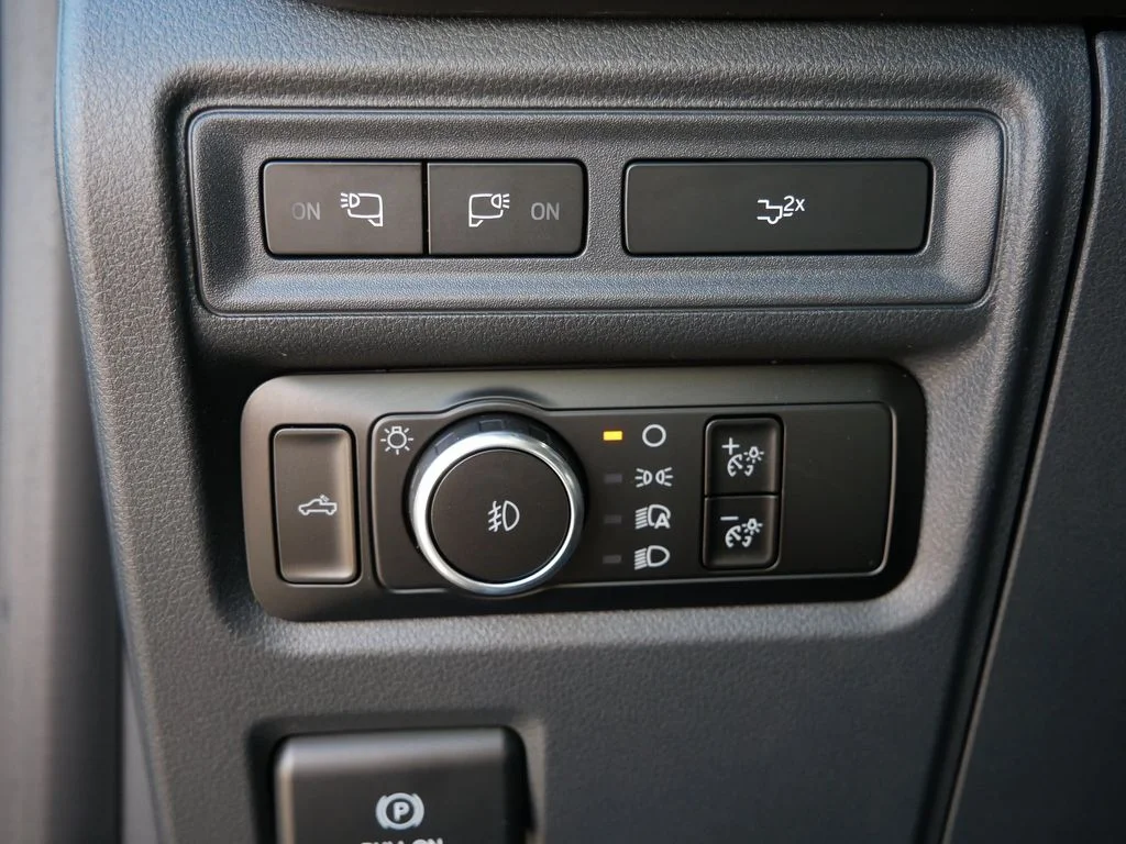 Used 2024 Gray Ford XLT image 17