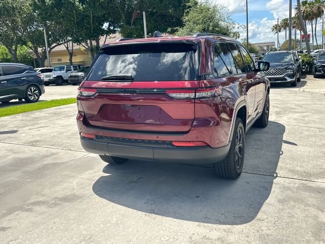 Used 2024 Red Jeep Altitude image 6