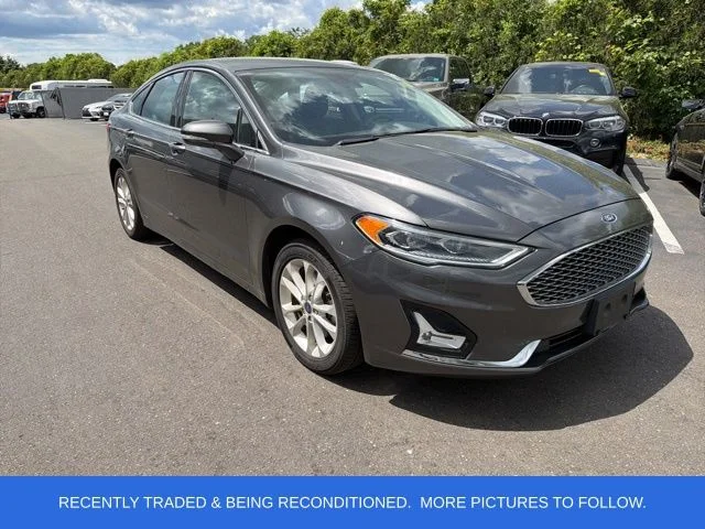 2019 Ford Fusion Plug-In Hybrid Titanium's photo