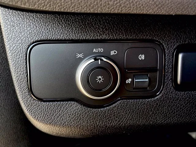 Used 2026 White Mercedes-Benz  image 18