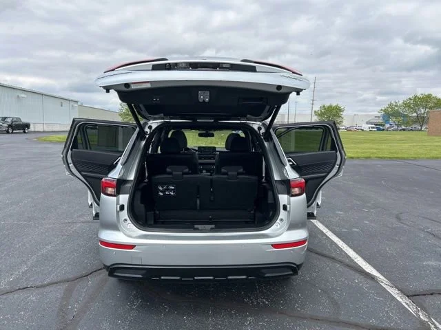 2025 Mitsubishi Outlander Plug-in Hybrid SEL Black Edition - Photo 7