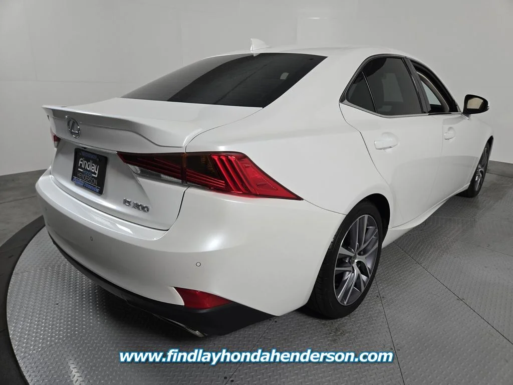 2020 Lexus IS 300 - Photo 6