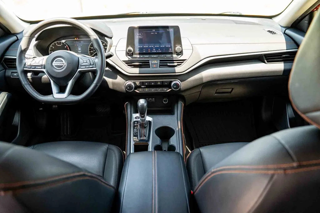 Used 2022 Orange Nissan 2.0 SR image 25