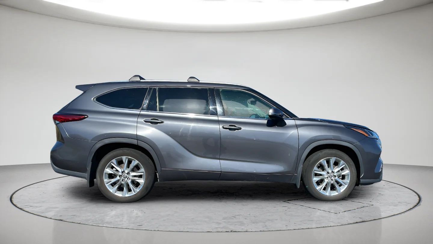 Used 2022 Gray Toyota Limited image 2