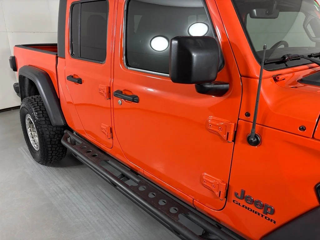 Used 2020 Orange Jeep Rubicon image 13