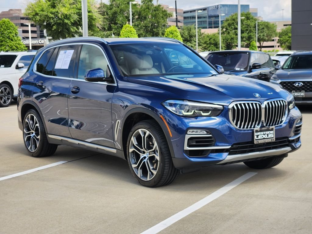 Used 2021 Blue Metallic BMW sDrive40i image 3