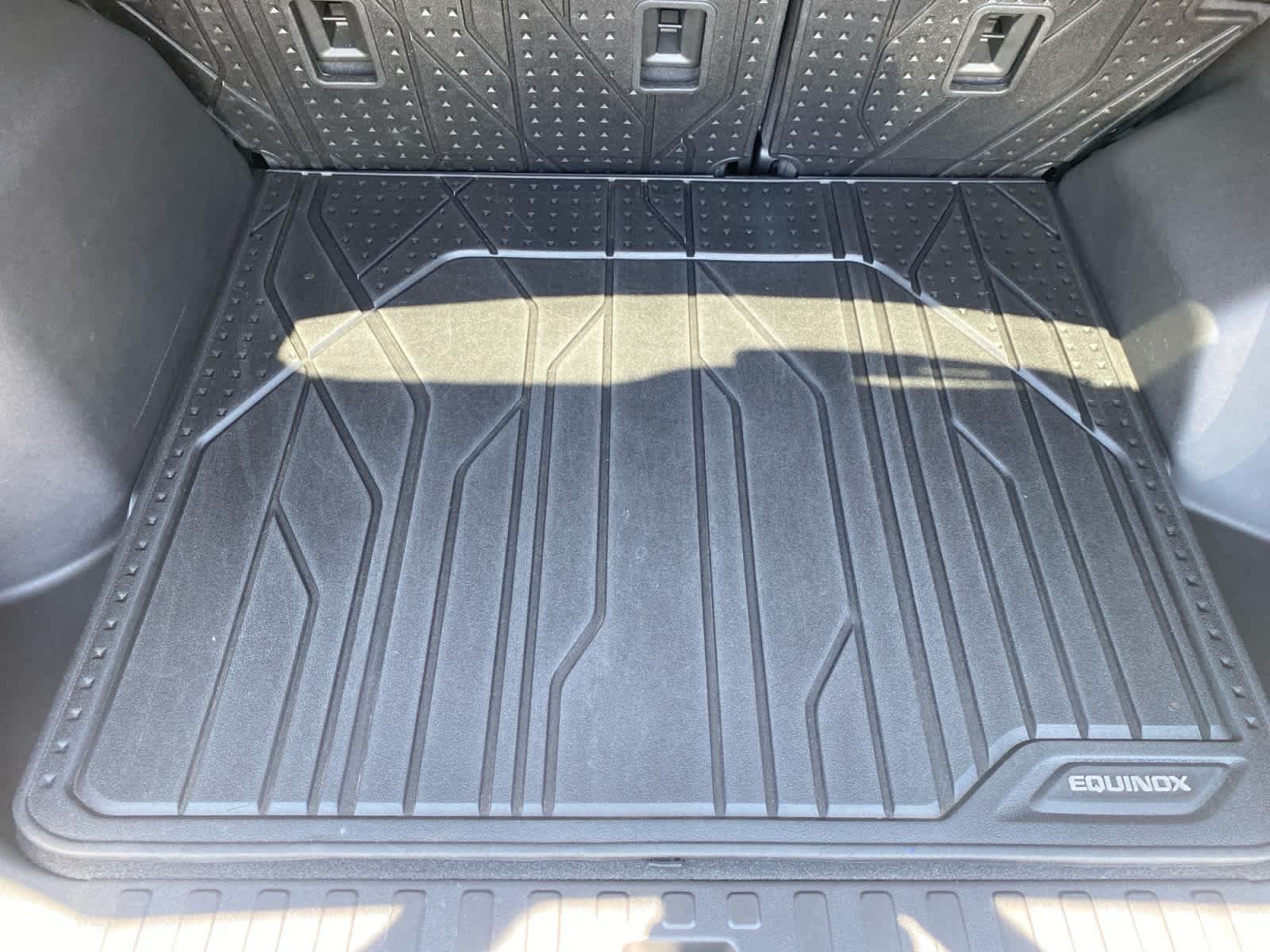 Used 2022 Iridescent Pearl Tricoat Chevrolet Premier image 23