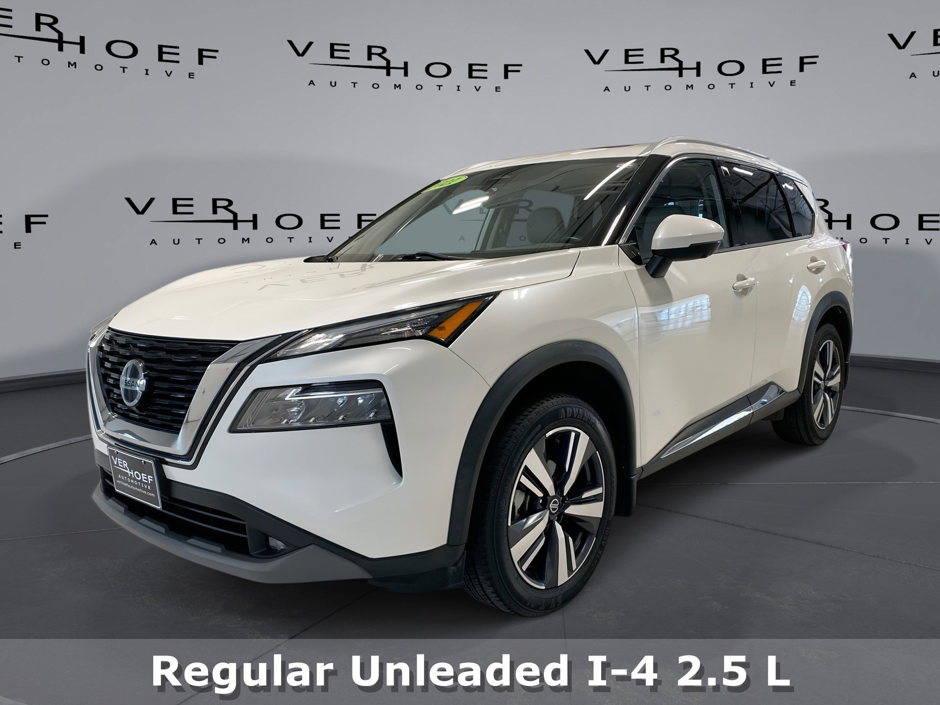 Used 2021 White Nissan SL image 1