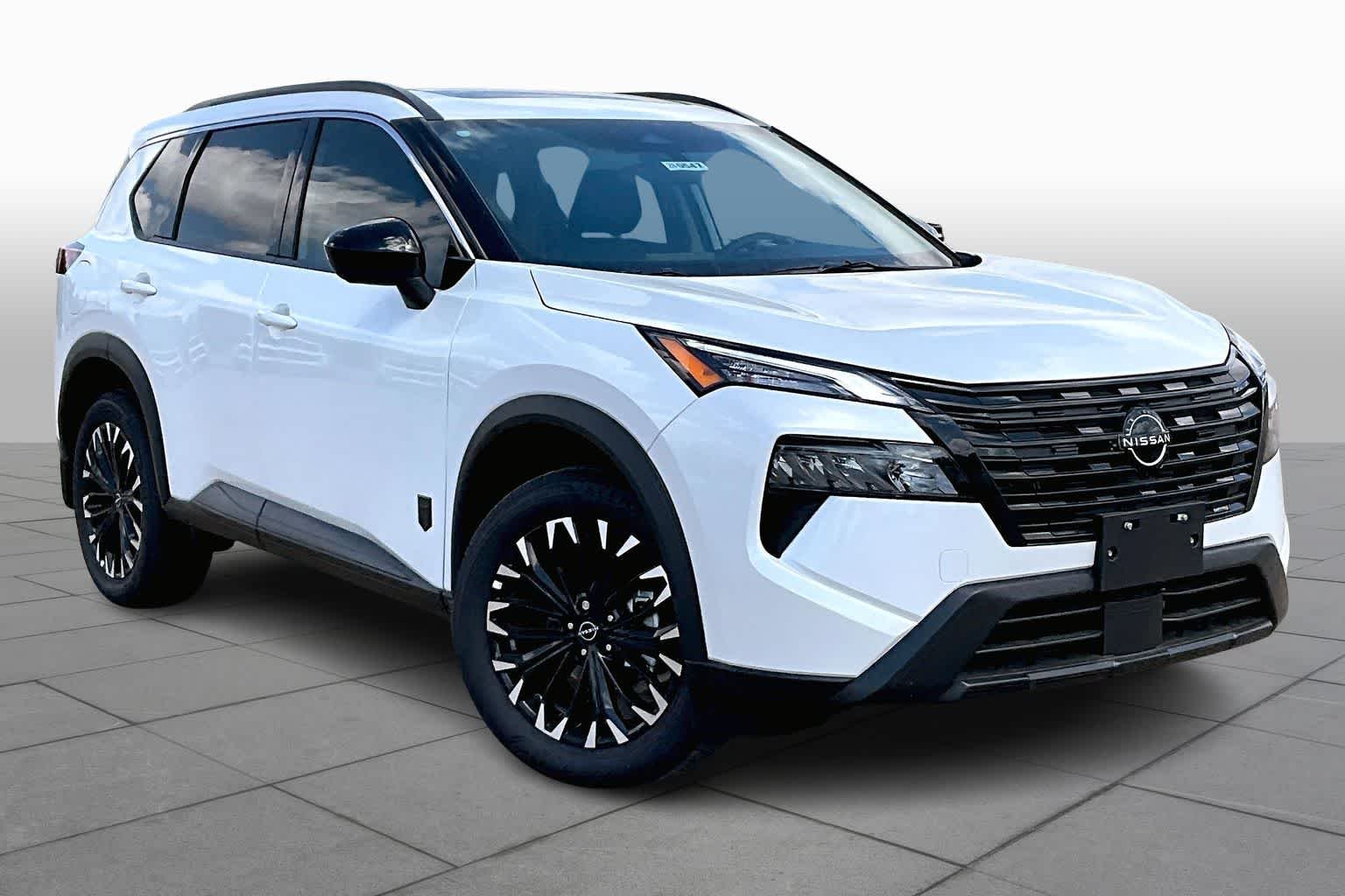 New 2026 Everest White Pearl TriCoat Nissan Dark Armor image 2