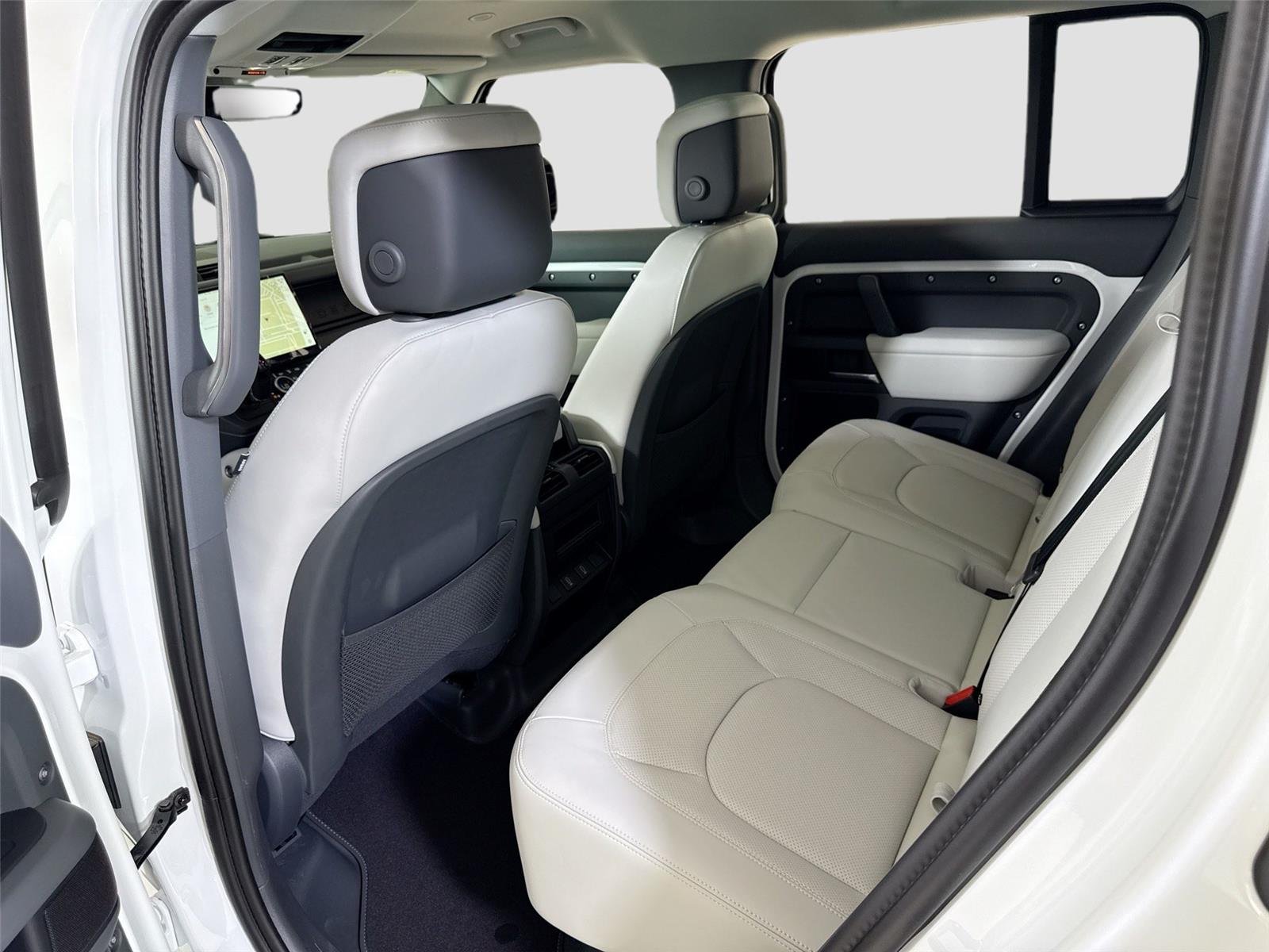 Used 2026 Fuji White Land Rover X-Dynamic SE | Urban Widetrack Build image 20