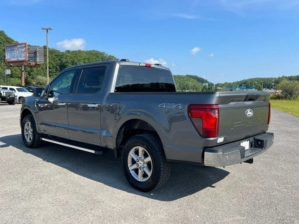 Used 2025 Gray Metallic Ford XLT image 7