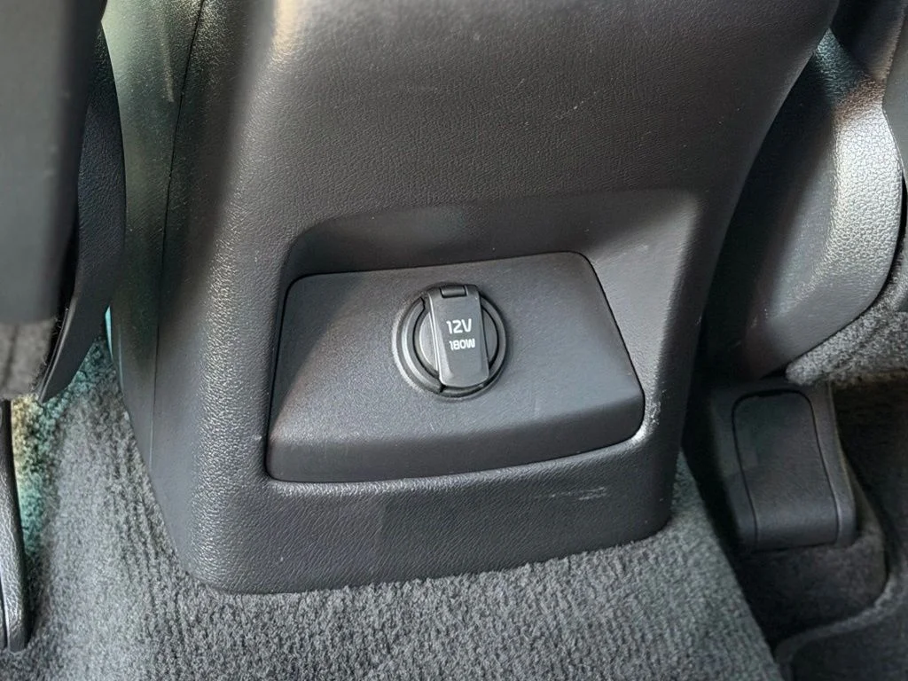 Used 2020 White Kia S image 9