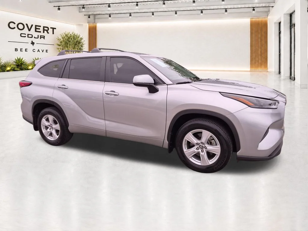 Used 2023 Silver Toyota L image 15