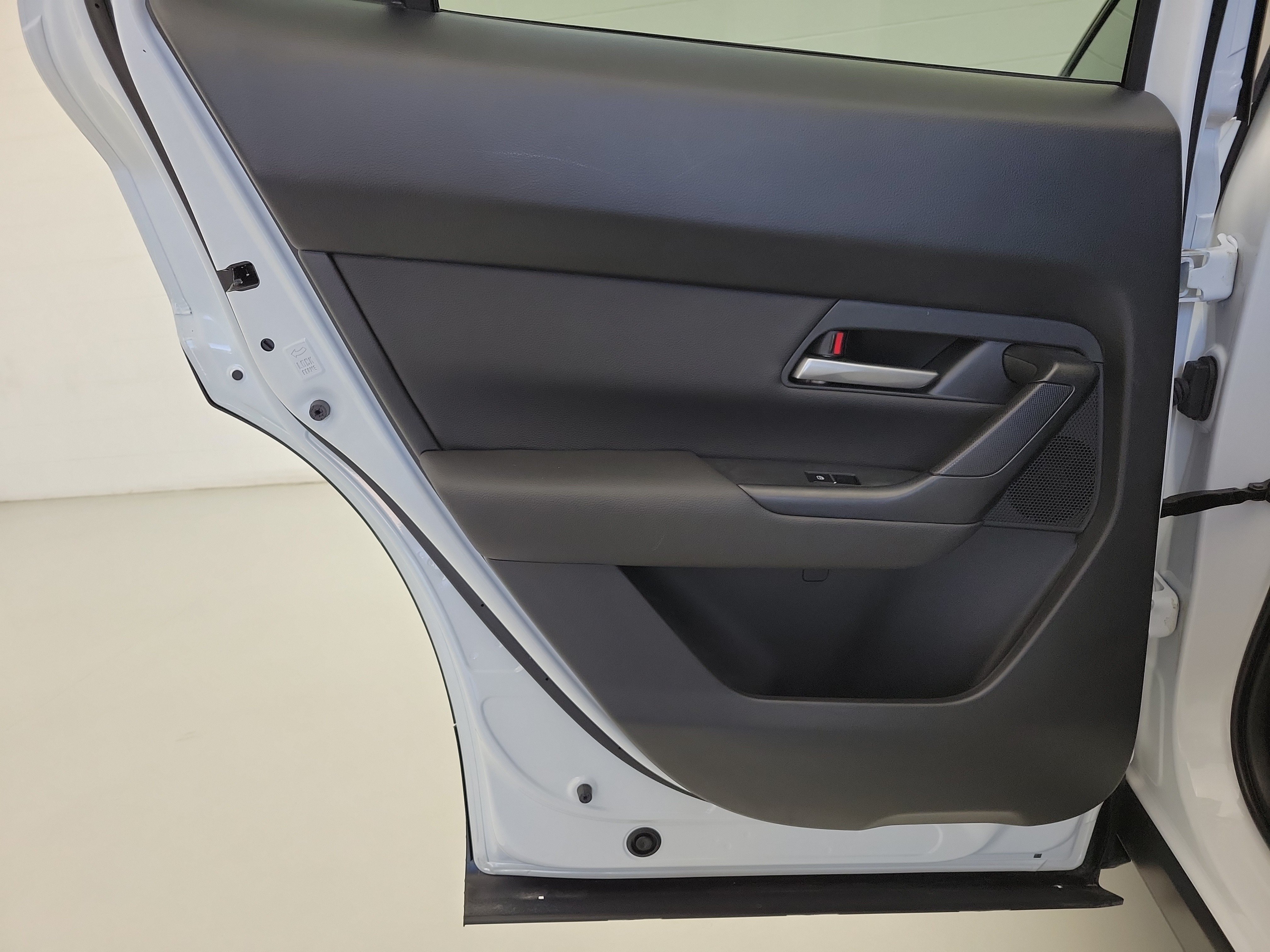Used 2025 Wind Chill Pearl Mazda 2.5 S Premium Package image 16