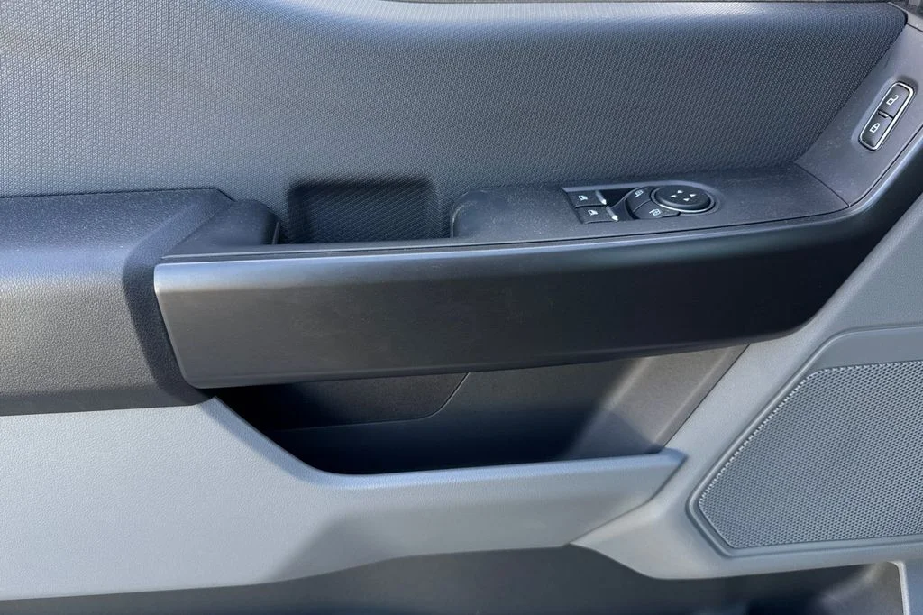 2025 Ford F-150 XL - Photo 8