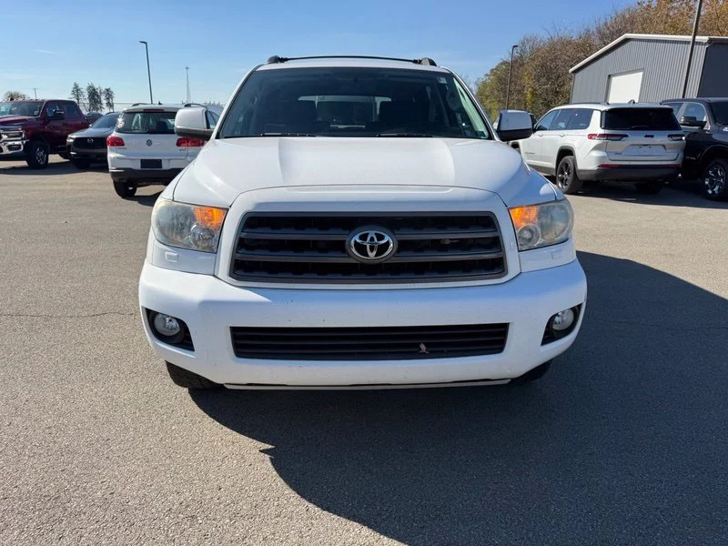 Used 2016 White Toyota SR5 image 12