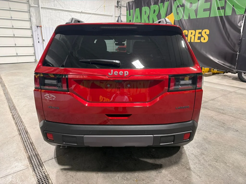 New 2026 Red Hot Pearl-Coat Exterior Paint Jeep Laredo image 7
