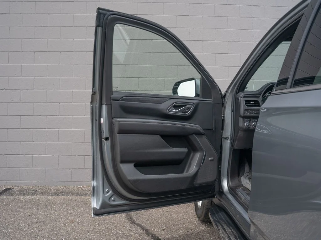 Used 2023 Silver GMC SLT image 15