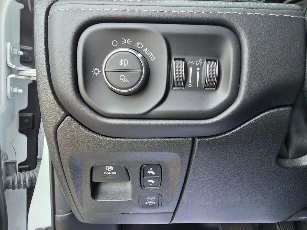 Used 2022 White Ram Limited image 21