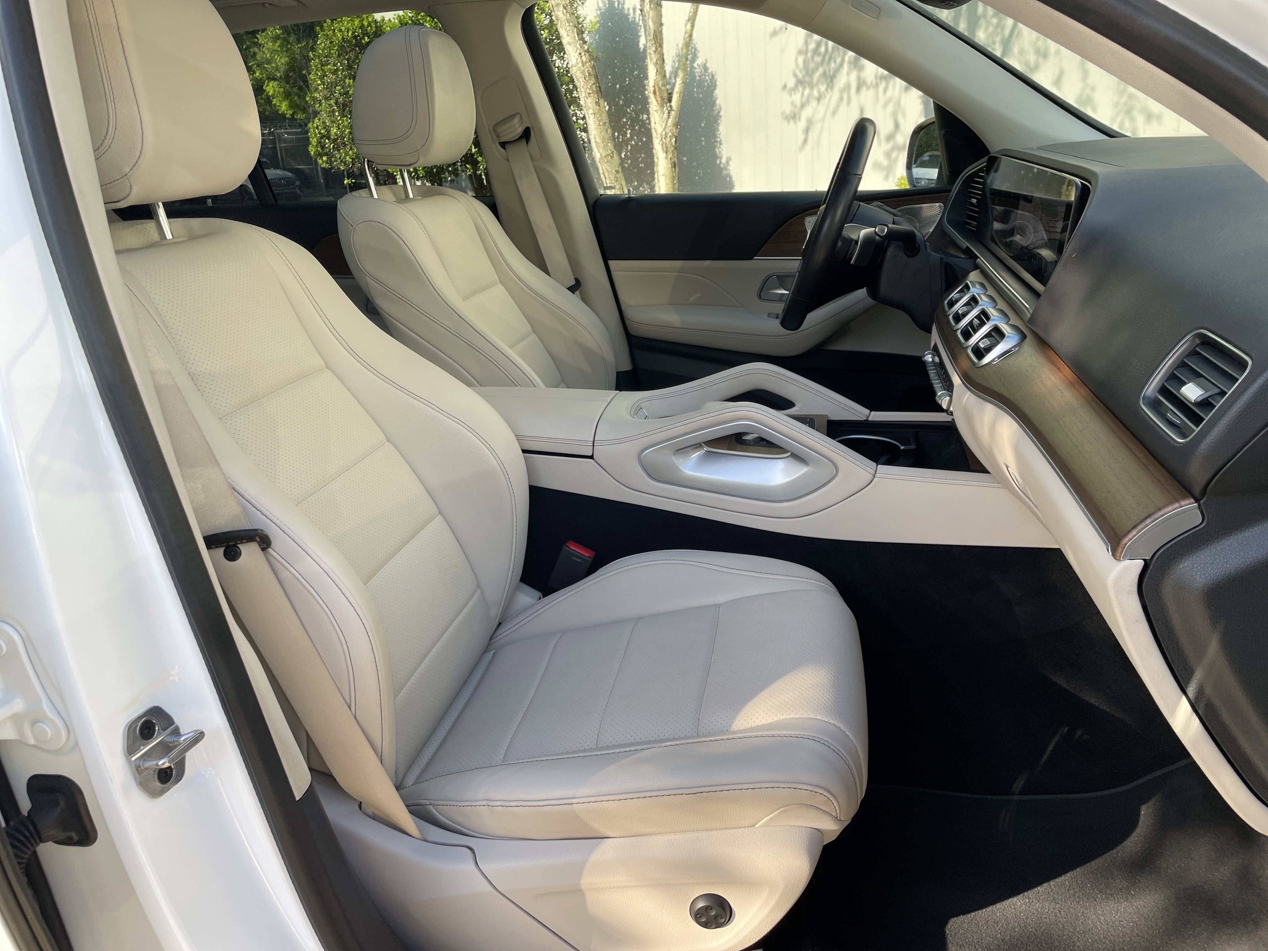 Certified Used 2024 Polar White Mercedes-Benz GLE 450 4MATIC® SUV image 49