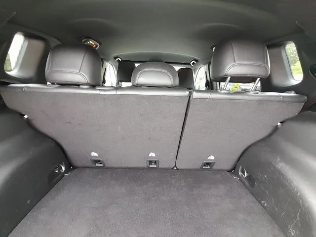 Used 2024 White Jeep Latitude image 46