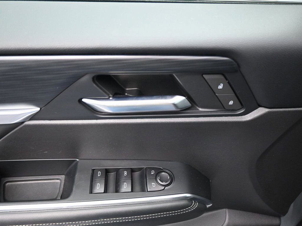 Used 2025 Sterling Metallic GMC Elevation image 11