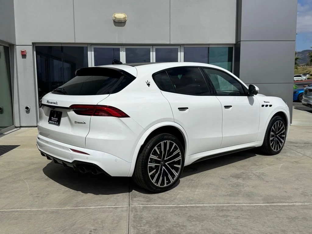 Used 2025 Bianco Maserati Modena image 8