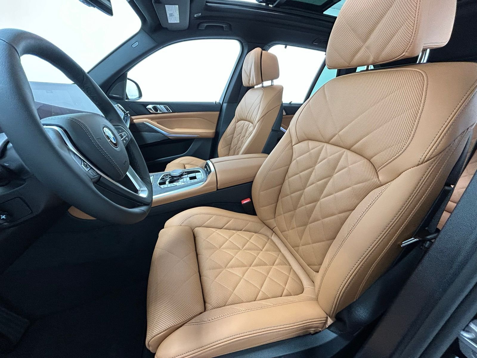 New 2026 Black Sapphire Metallic BMW xDrive40i image 51