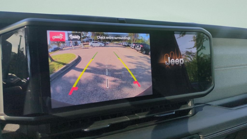Used 2024 Gray Jeep Sahara image 17