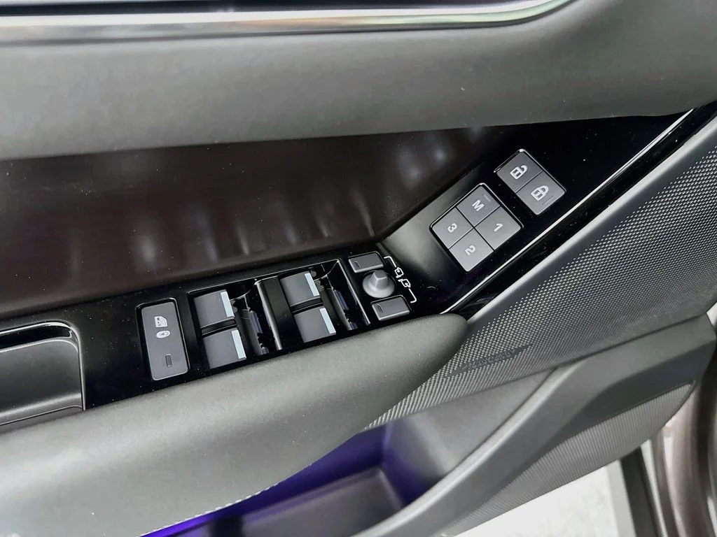 New 2026 Charente Grey Land Rover Belgravia Edition image 18
