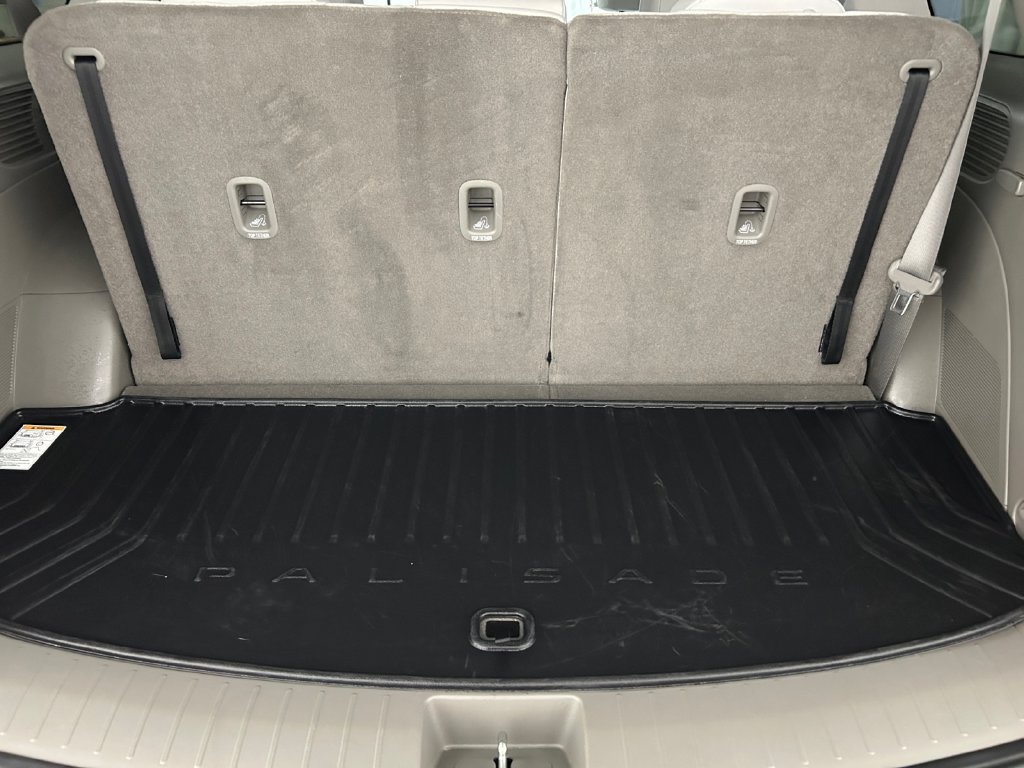 Used 2026 Silver Hyundai SEL Convenience image 28