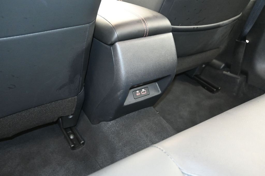 Used 2022 White Nissan 2.5 SR image 13