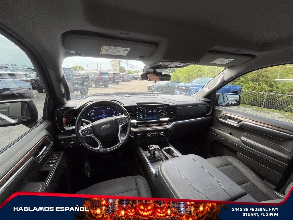 Used 2023 BLACK Chevrolet RST image 28