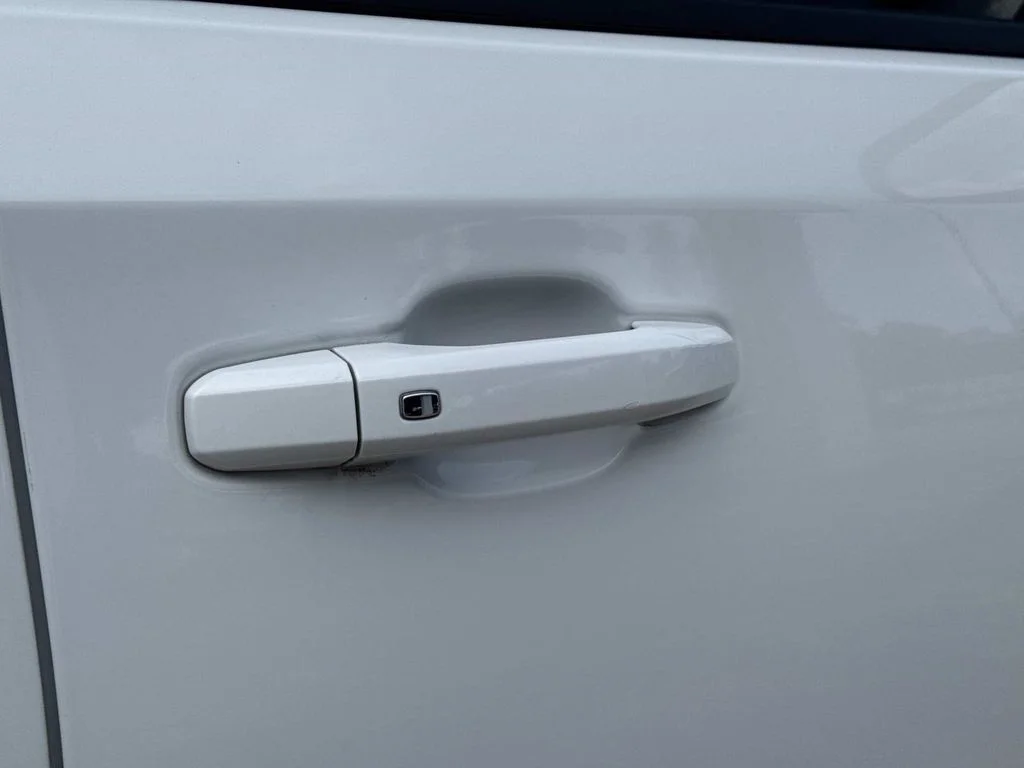 Used 2021 White Chevrolet RST image 13