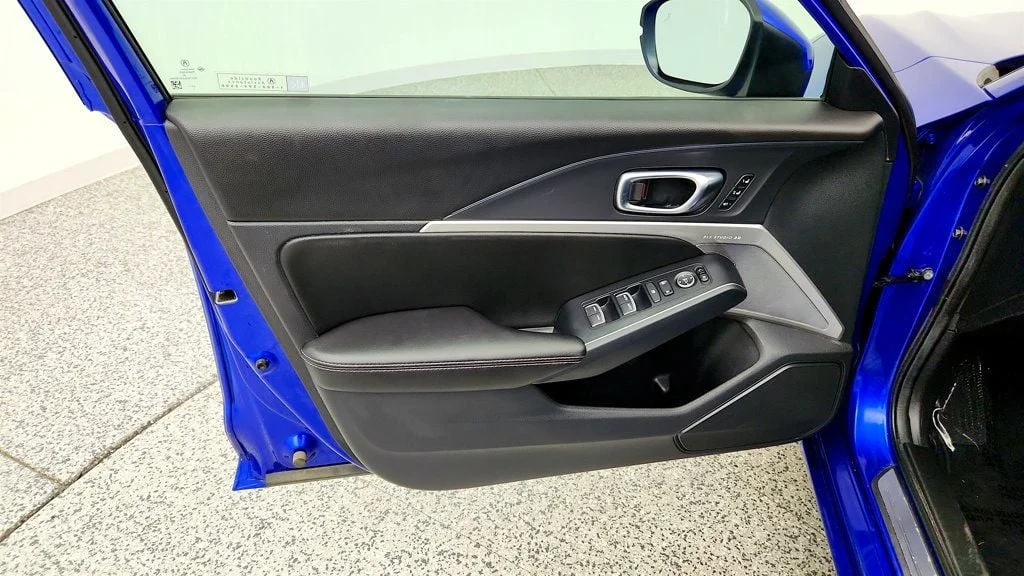 Used 2023 Apex Blue Pearl Acura Manual w/A-Spec Technology Package image 11
