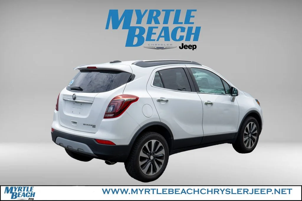 Used 2021 Summit White Buick Preferred image 6
