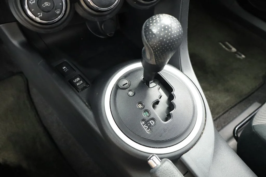 Used 2014 White Scion Base image 31
