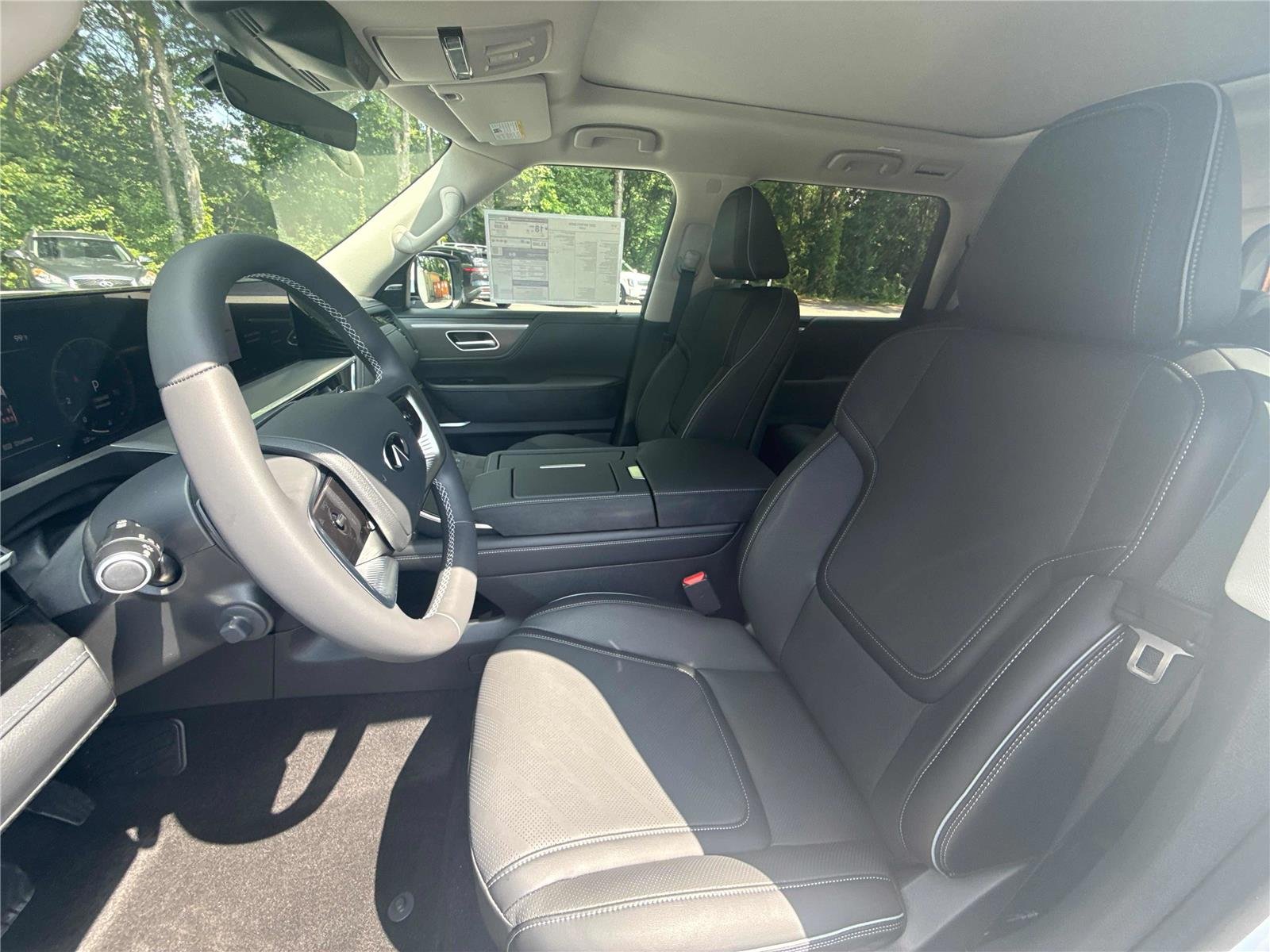 New 2027 RADIANT WHITE INFINITI Luxe 2WD image 11