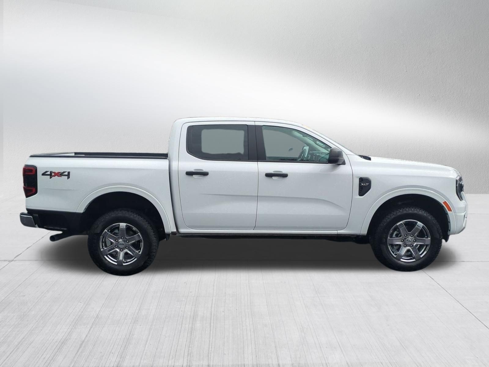 Used 2025 White Ford XLT image 6